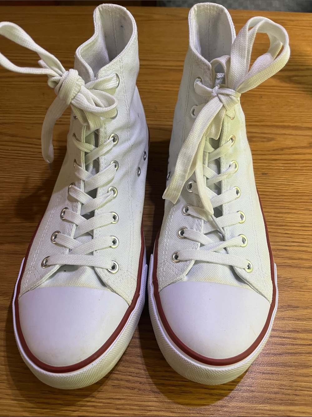 Classic Hi-Top Canvas lace-up Sneakers Off-White men’s size 8 women’s size 9.5